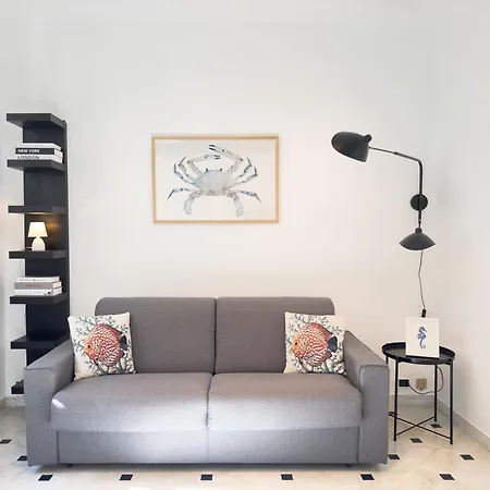 Cozy Flat 200m From The Sea *