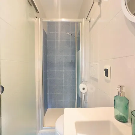 Cozy Flat 200m From The Sea *