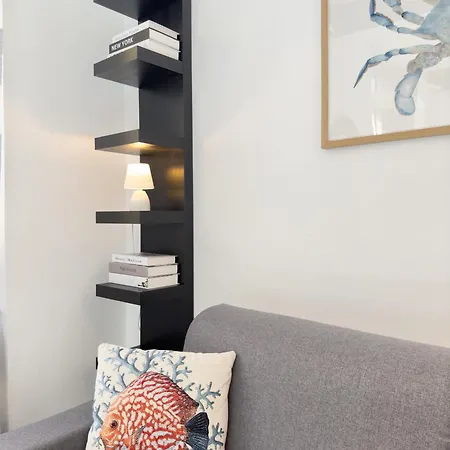 Cozy Flat 200m From The Sea *