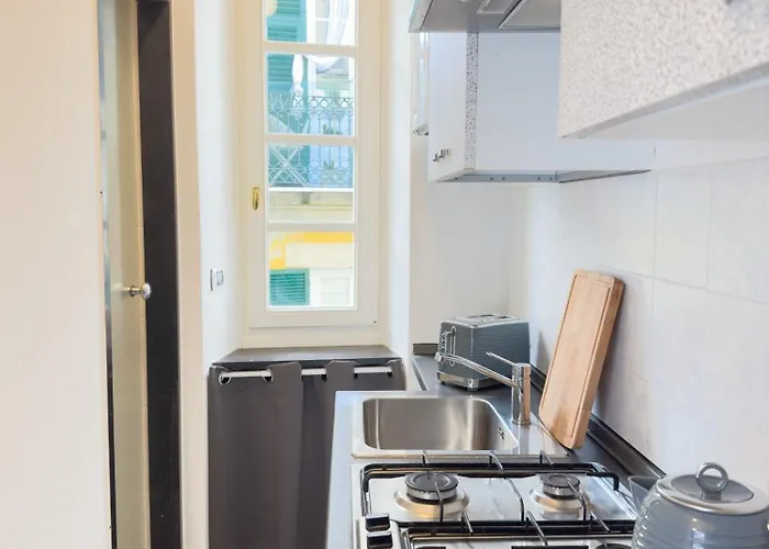 아파트 Cozy Flat 200m From The Sea