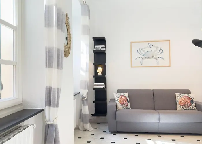 아파트 Cozy Flat 200m From The Sea