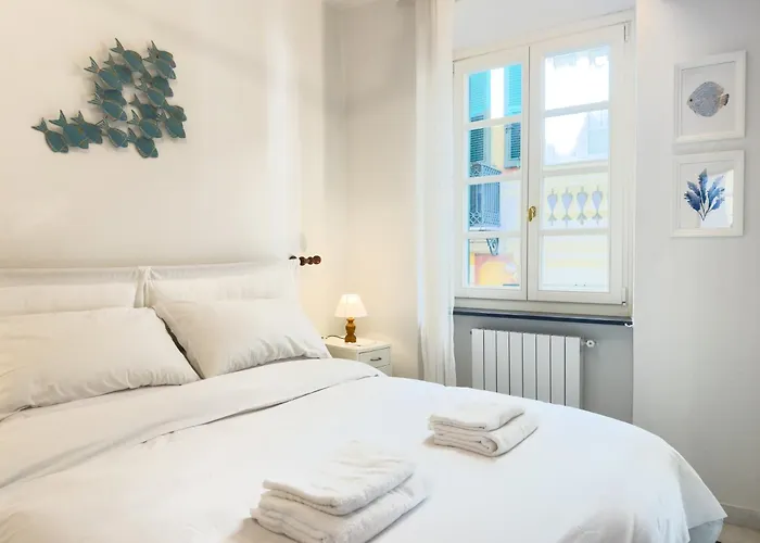 Cozy Flat 200m From The Sea 아파트