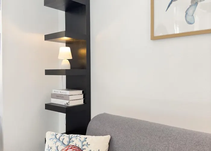 Cozy Flat 200m From The Sea *